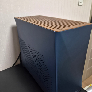 라이젠7800X3D 고사양 게이밍 반본체 이미지
