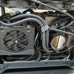 7800x3d,5070ti sff 고사양 PC 이미지