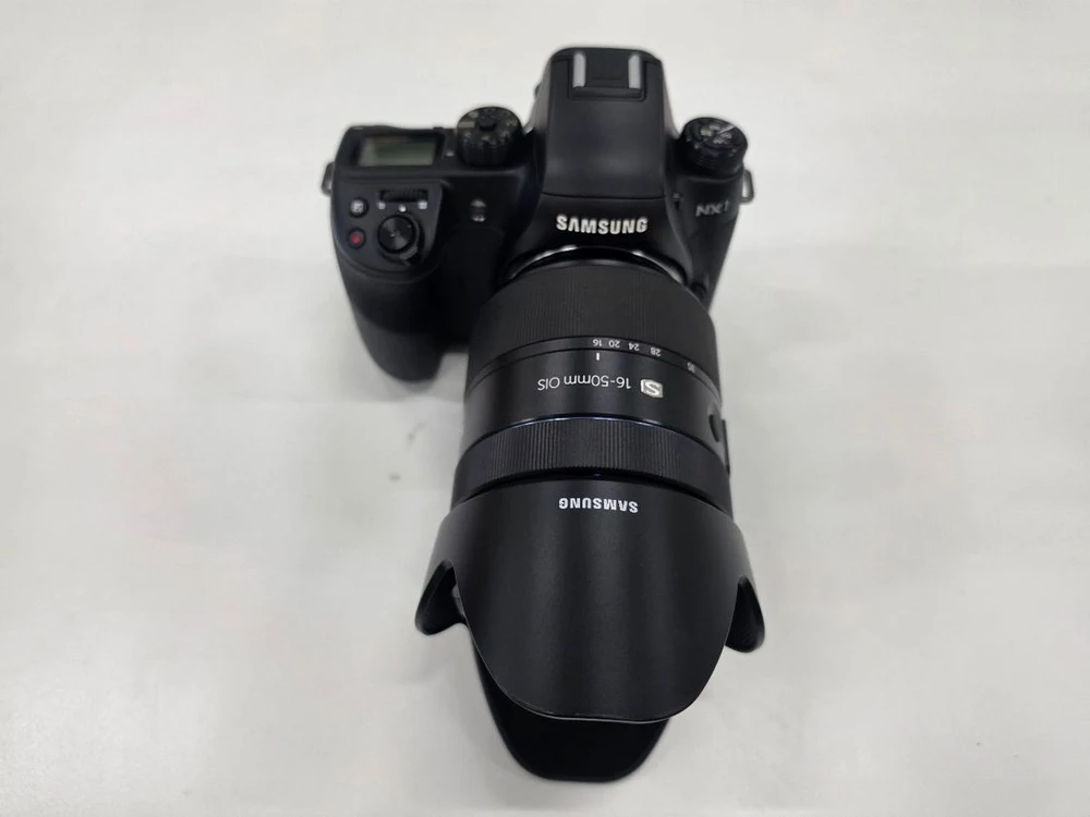 삼성 nx1 바디와 nx16-50mm f2-2.8 ois 슈퍼맨 s 16-50mm 렌즈 판매합니다 이미지