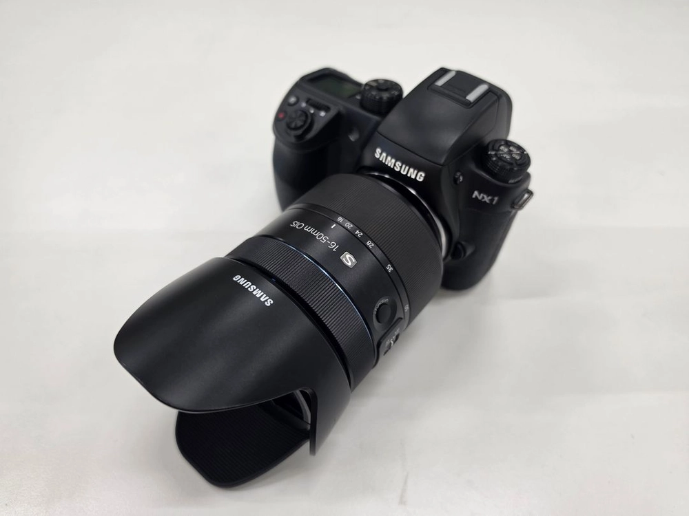 삼성 nx1 바디와 nx16-50mm f2-2.8 ois 슈퍼맨 s 16-50mm 렌즈 판매합니다 이미지
