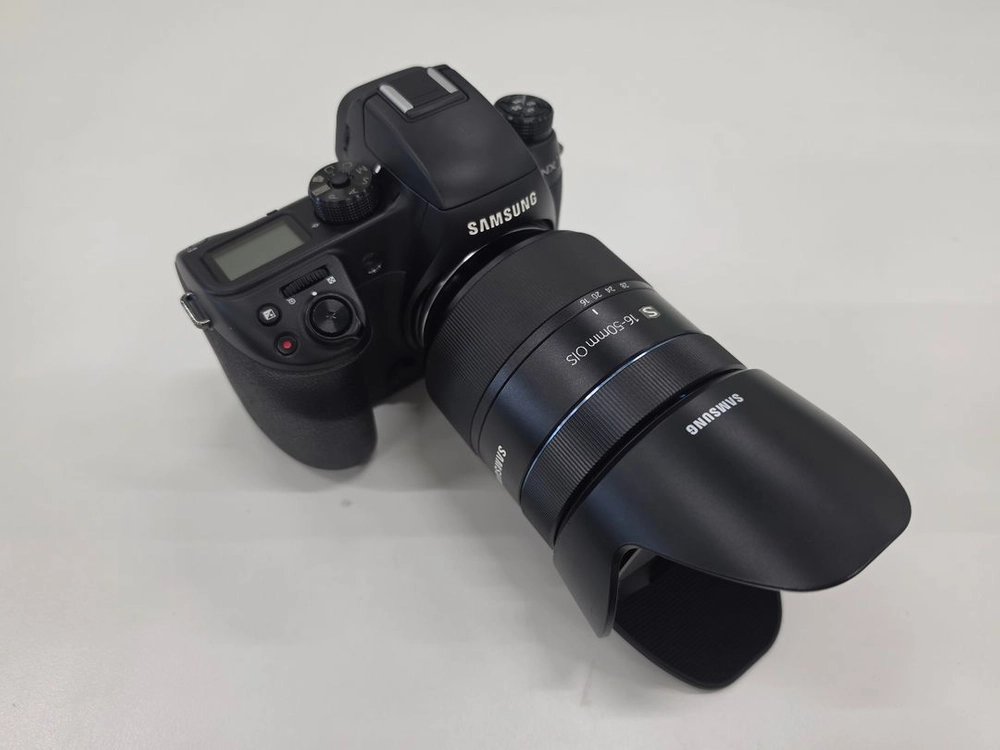 삼성 nx1 바디와 nx16-50mm f2-2.8 ois 슈퍼맨 s 16-50mm 렌즈 판매합니다 이미지