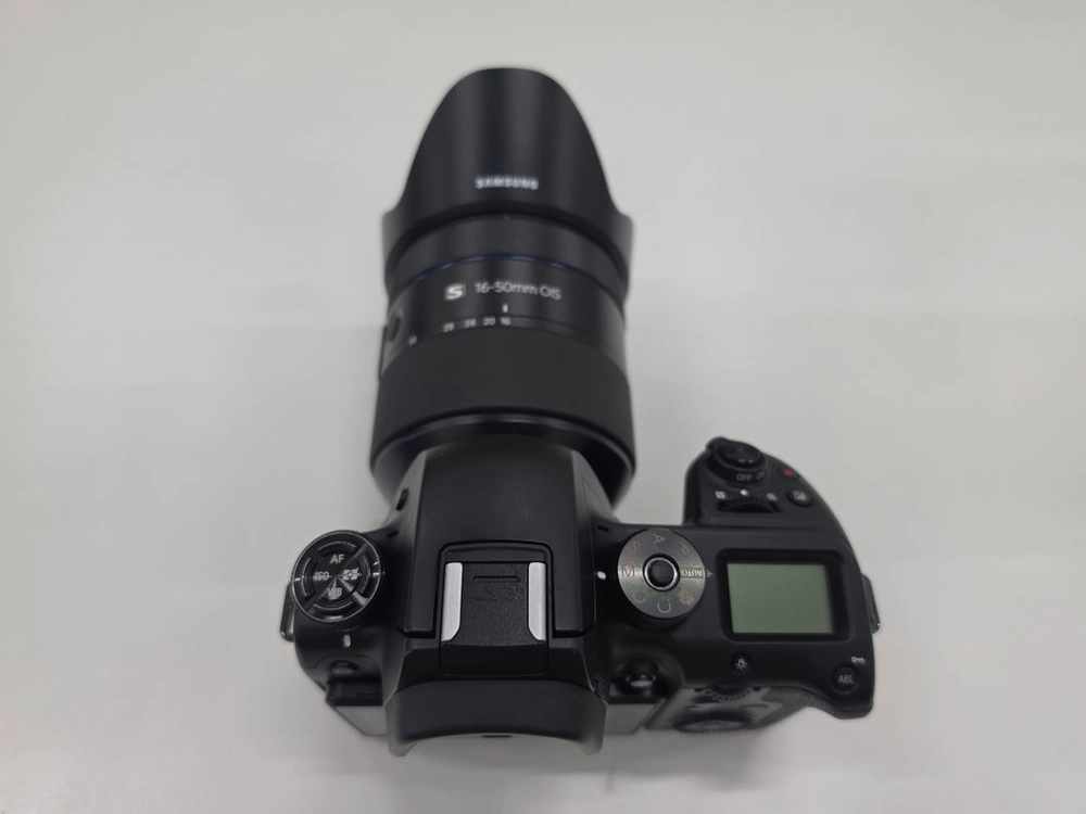 삼성 nx1 바디와 nx16-50mm f2-2.8 ois 슈퍼맨 s 16-50mm 렌즈 판매합니다 이미지