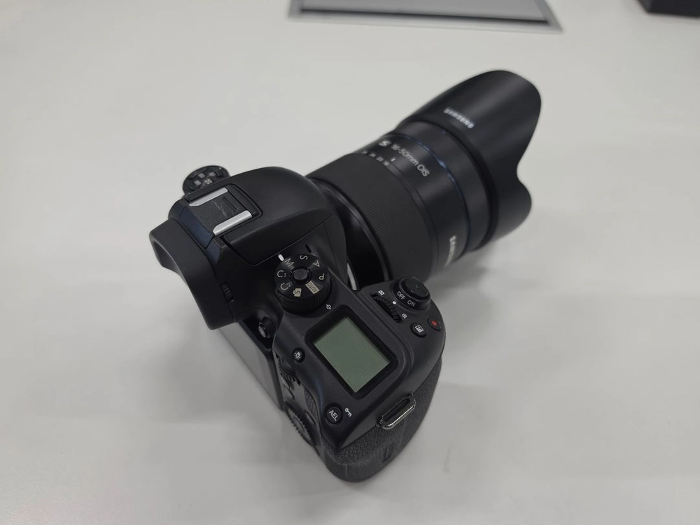삼성 nx1 바디와 nx16-50mm f2-2.8 ois 슈퍼맨 s 16-50mm 렌즈 판매합니다 이미지