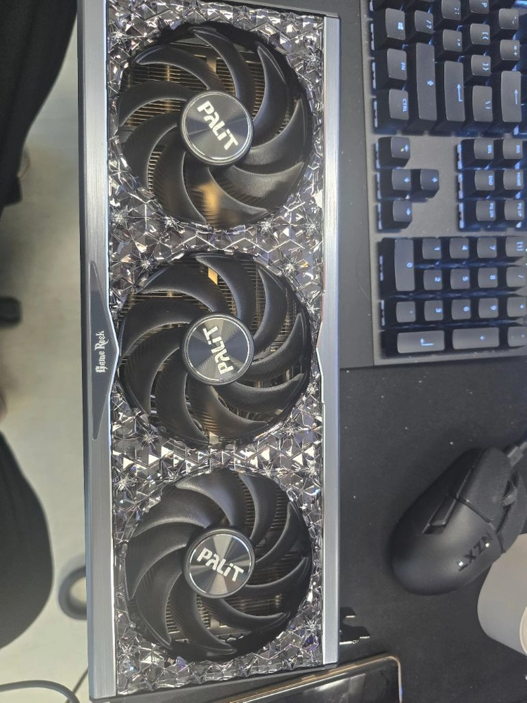 4070Ti 게임락 팝니다 - 안심되는 중고거래