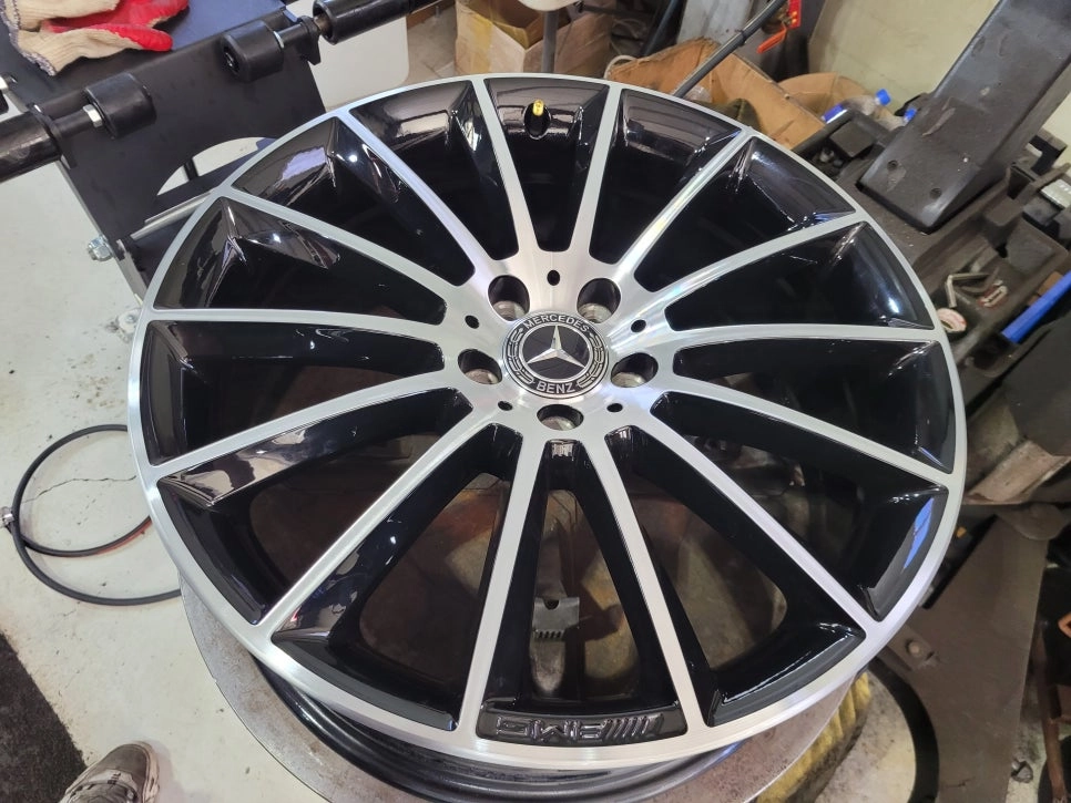 벤츠W257 CLS AMG 마차20인치 순정휠 앞휠 1개 이미지