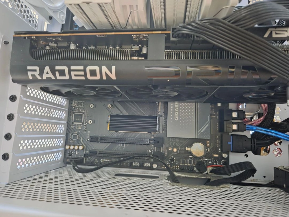 PC 본체 9700X 팝니다 이미지