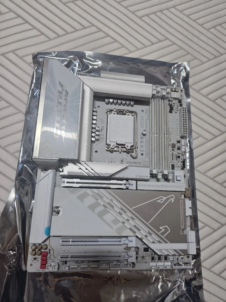 안전거래 Z890 AORUS PRO ICE 풀박스 이미지