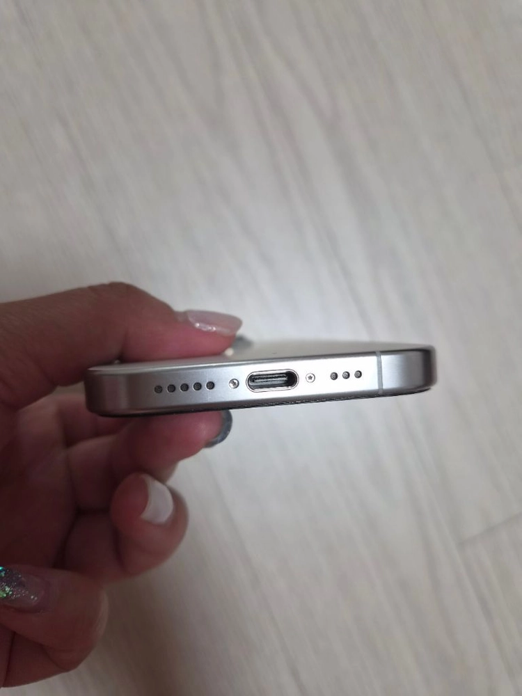 아이폰15프로 화이트 티타늄 256gb 이미지