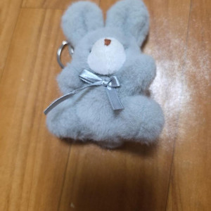 회색 토끼 봉제인형 키링 리본 가방고리 이미지
