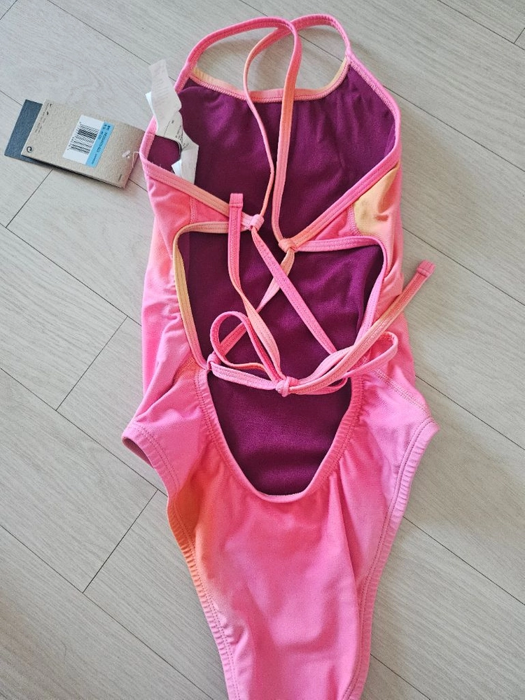 로투스 레이스업 이미지