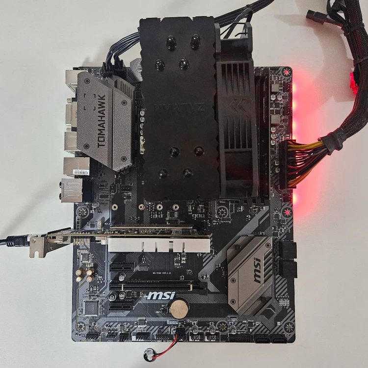 라이젠9-3900X + MSI B450 토마호크 이미지
