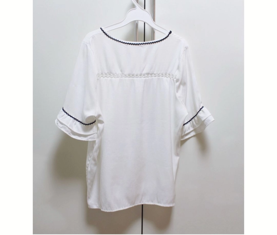 화이트 펀칭 블라우스 앤코코 이미지