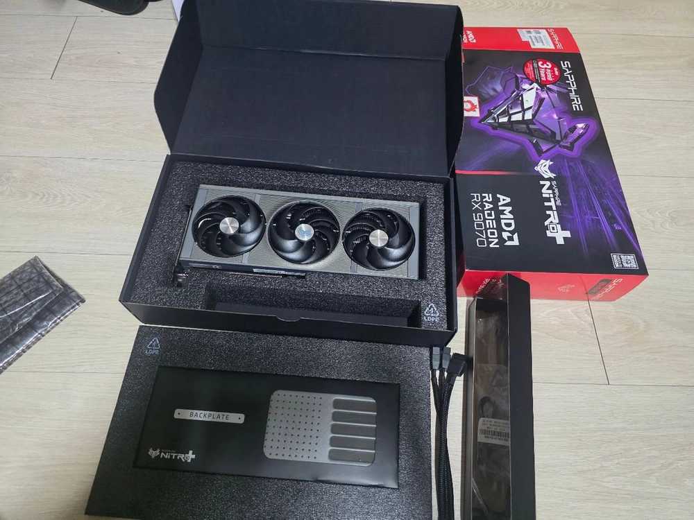 안전거래 RX 9070 16GB 사파이어 니트로 이미지