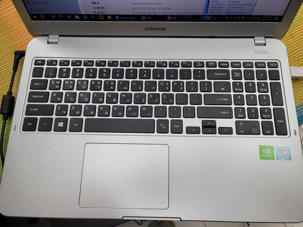 삼성 노트북5 metal ,NT560XBV ,i7-8세대 , 15인치, ssd 500gb ,지포스mx150 이미지