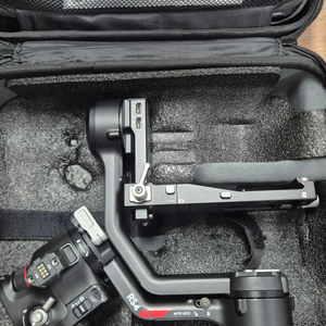DJI RS 4 콤보 짐벌셋 판매합니다. 이미지