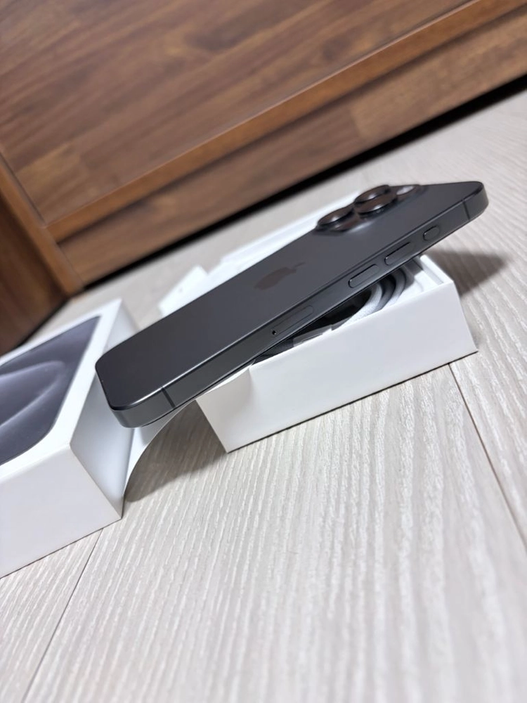 아이폰15프로 블랙티타늄 256GB 풀박스 이미지