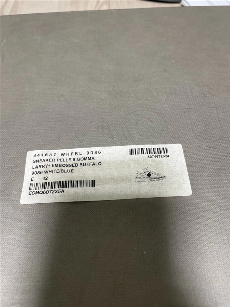 알렉산더 맥퀸 오버솔 스니커즈 42 / 441637 WHFBL 9086 / 자수 시즌 모델 이미지