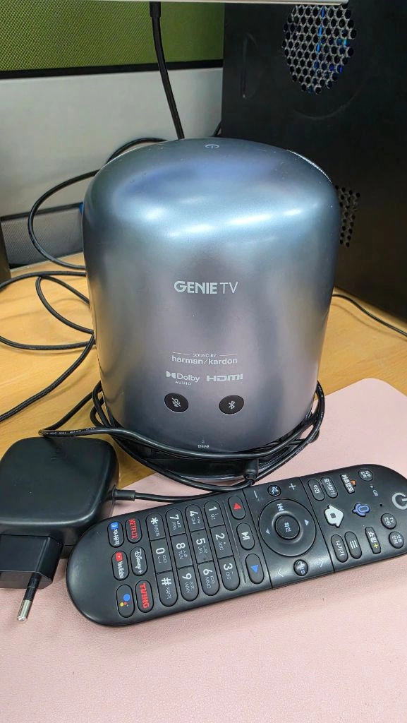 AI 스피커 + 스마트 TV 이미지
