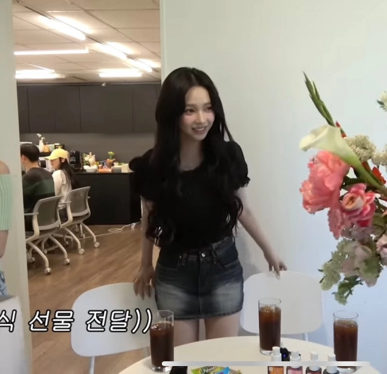 로라로라 프릴셔링 쉬폰 반팔블라우스 블랙 이미지