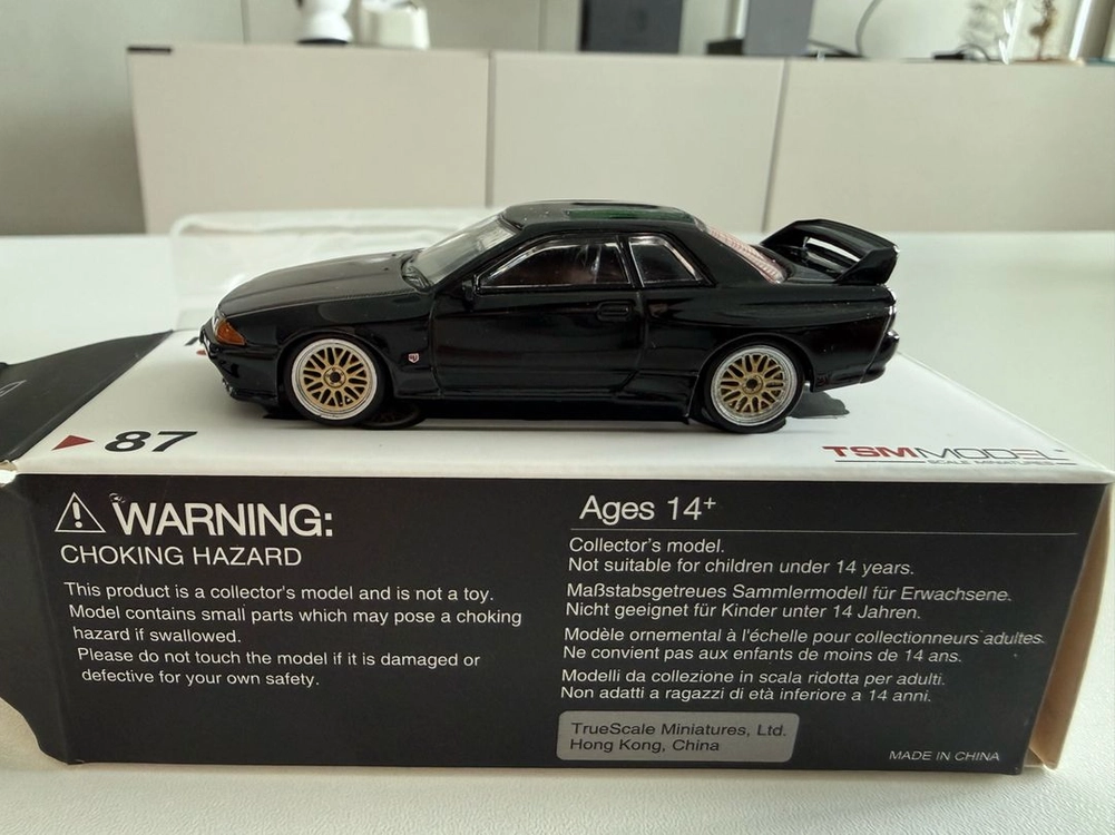 MINI GT 닛산 스카이라인 블랙 미니카 미니지티 핫휠 이미지