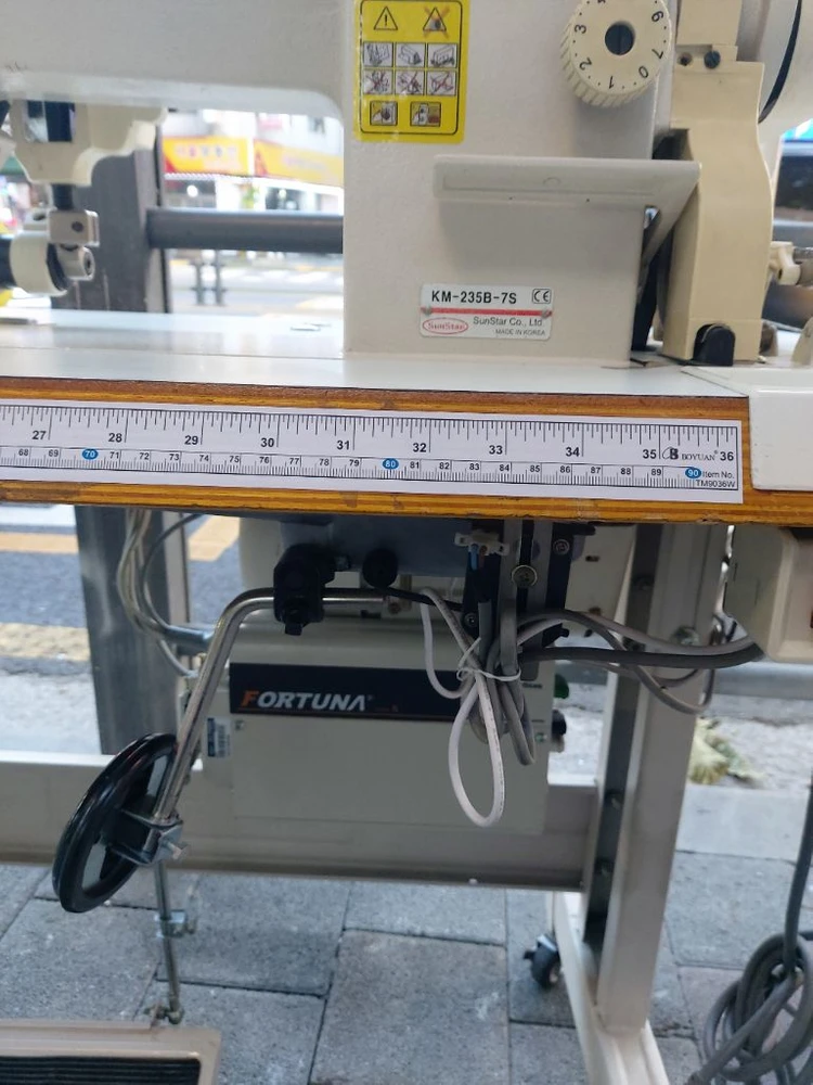 썬스타 감속 기 장착된 공업용 미싱 이미지