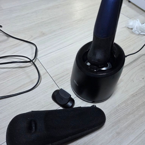 브라운 s7 전기면도기 세척스테이션 포함 이미지