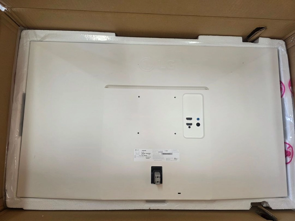 블로거 리뷰용으로 사용한 LG 32MN500MW 모니터(A급) 판매합니다. 이미지
