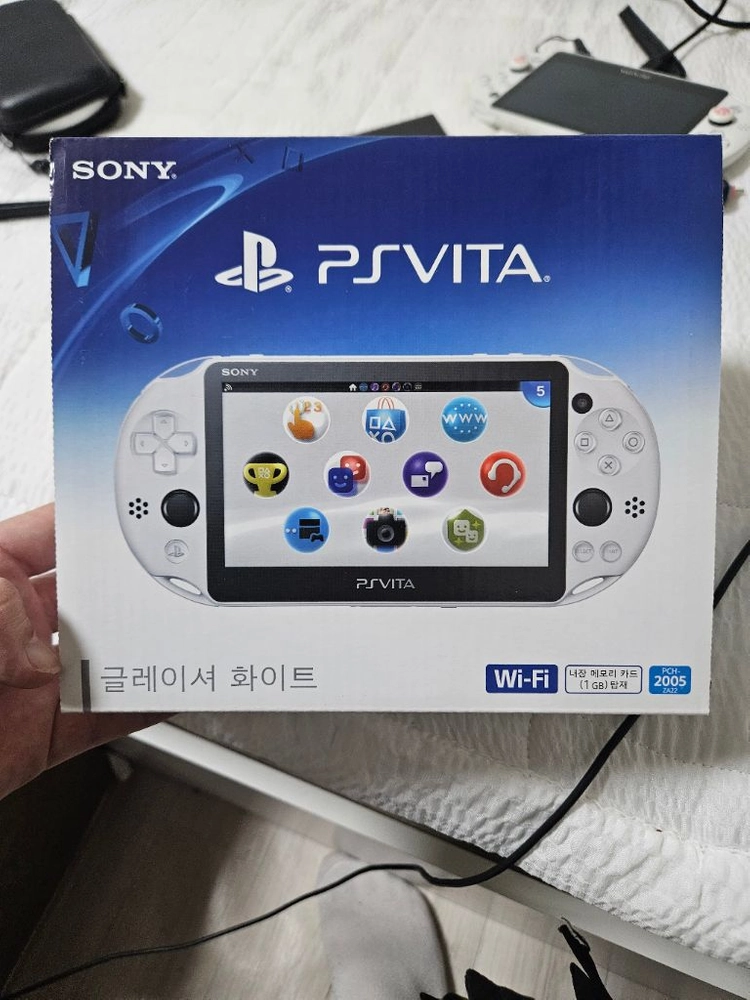 민트급PSVITA 2세대 화이트팝니다 이미지