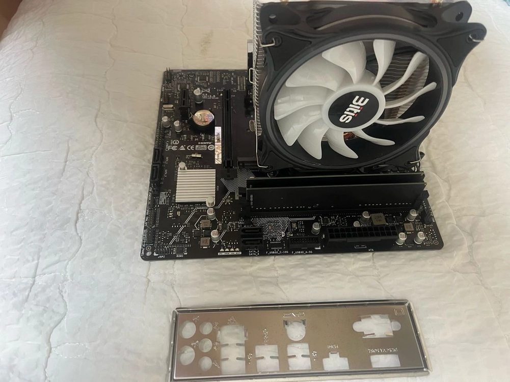 i3-12100f + h610m 보드 + 싱글타워 쿨러 + 램 ddr4 16gb 세트 이미지