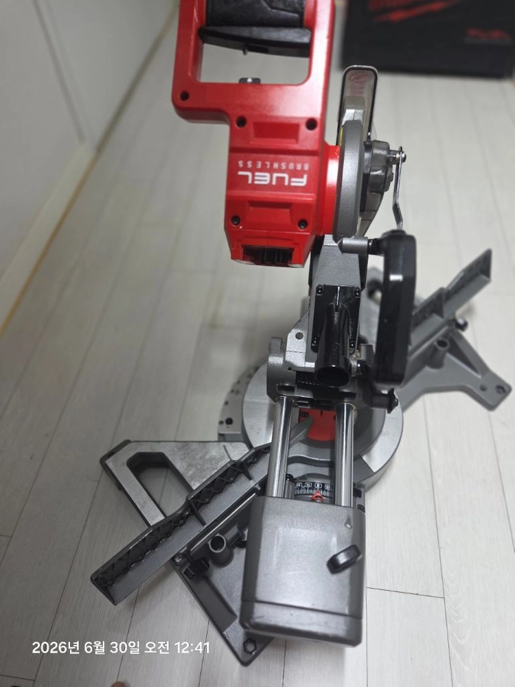 밀워키 정품 무선 슬라이딩 쏘우 M18 FMS190 이미지