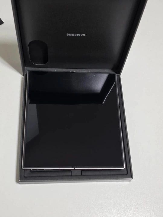 삼성 갤럭시 Z 폴드7 512GB 실버 자급제 - 안심되는 중고거래