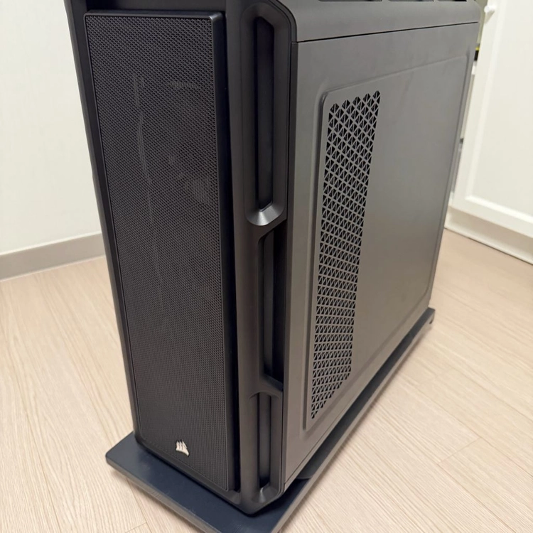 커세어 5000T RGB 블랙 케이스 이미지
