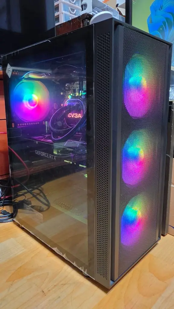 라이젠 5600 rtx3070 컴퓨터 본체 - 안심되는 중고거래