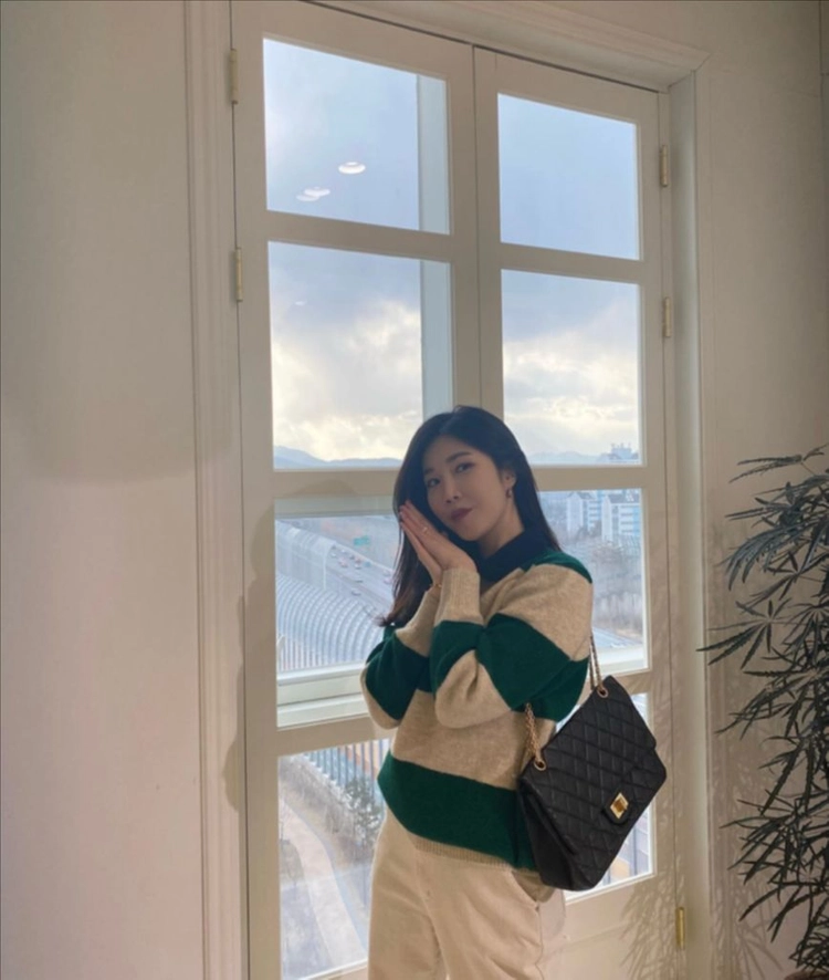 자라 (ZARA) 다비치 이해리 스트라이프 니트 폴로셔츠 L 새재품 이미지