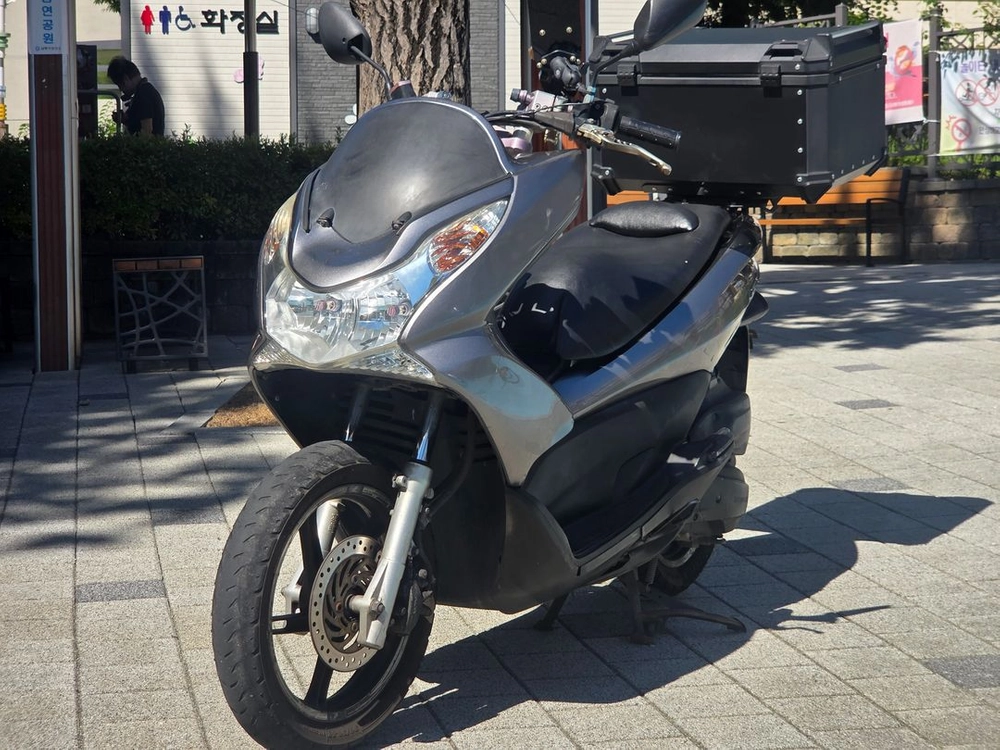 11년식 pcx125 3만 저키로수 주행컨디션 최상 매물 팝니다 - 안심되는 중고거래