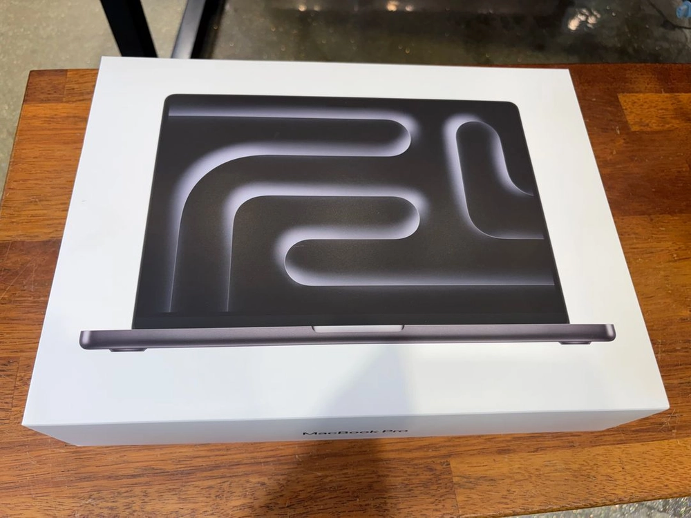 맥북 프로 14 M5 10CPU 10GPU 16GB RAM 1TB SSD 스페이스 블랙 MDE14KH/A 미개봉 이미지