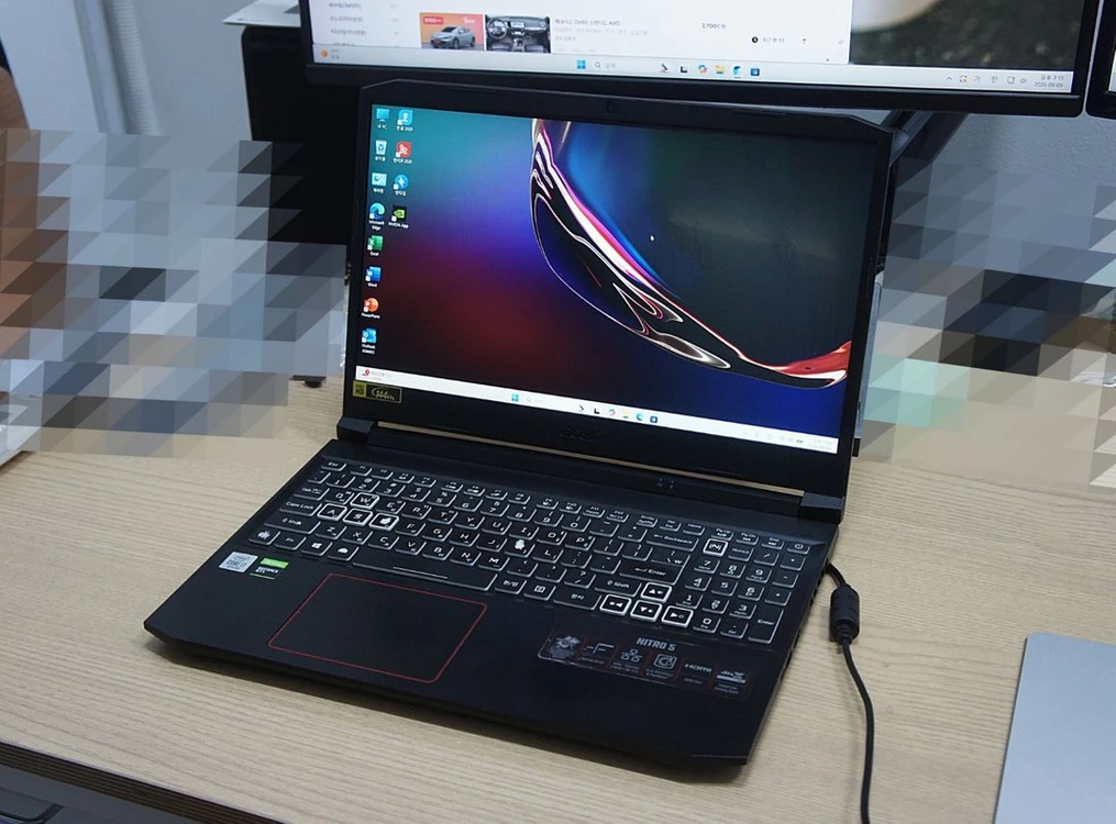 에이서 인텔 i7-10750H 램16기가 GTX1660Ti 게이밍노트북 팝니다. 수원 - 안심되는 중고거래