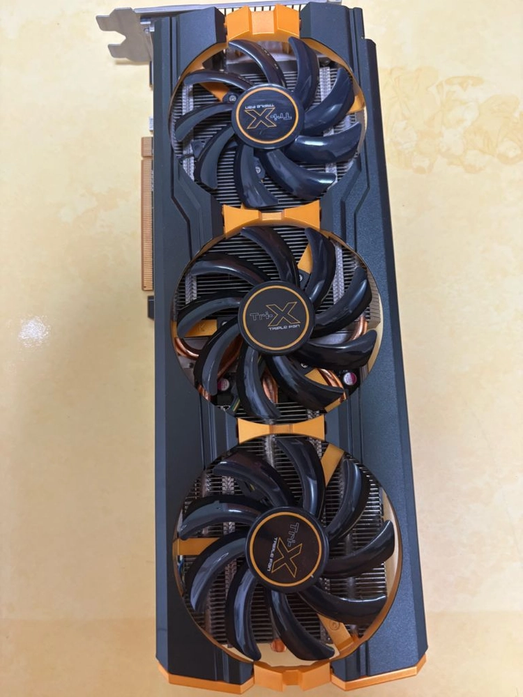 라데온 R9 290 그래픽카드 글카 이미지
