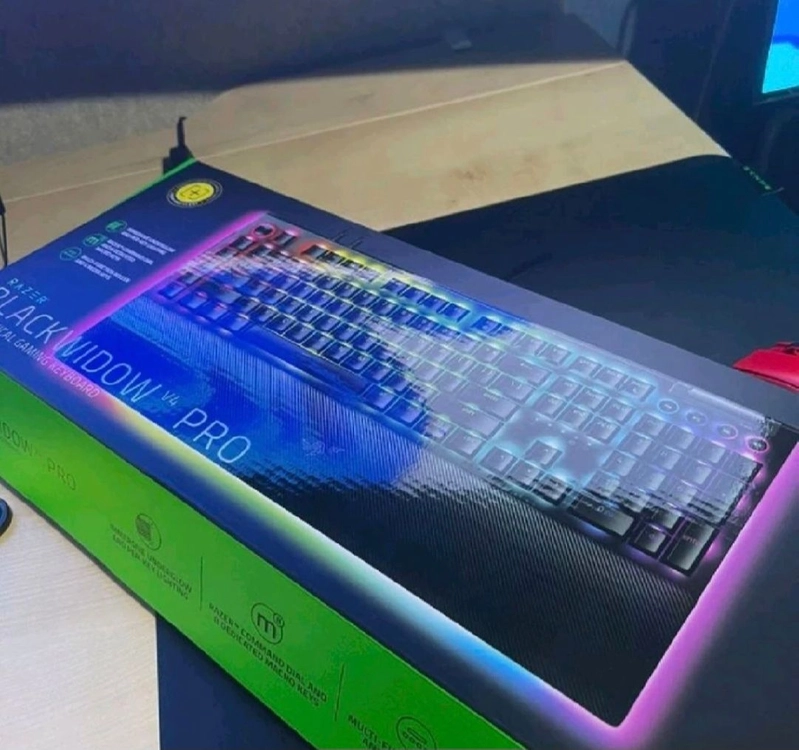 레이저 블랙 위도우 V4 PRO 게이밍 키보드 / RAZER 이미지