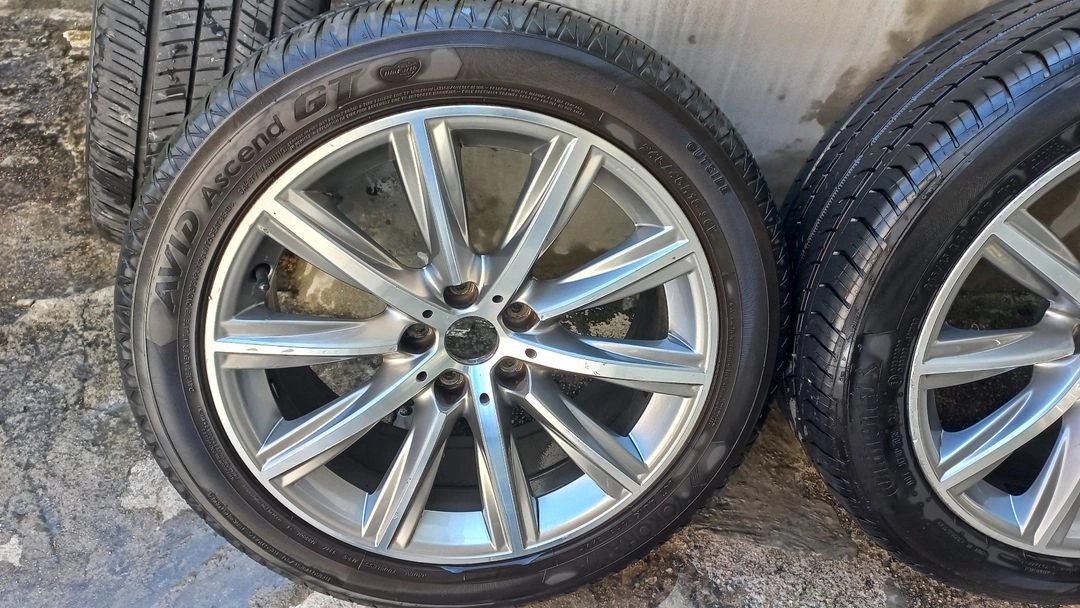BMW G30 5시리즈 순정18인치휠 타이어 세트 245 45 18 이미지