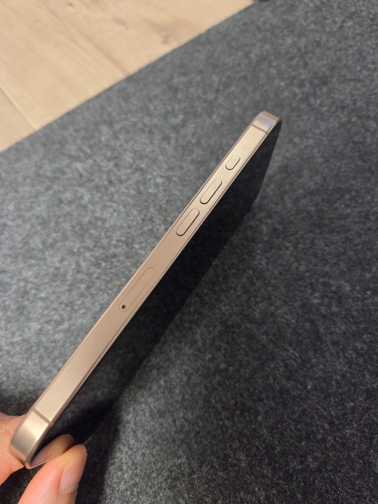 아이폰 16 프로 256gb 데저트티타늄 이미지