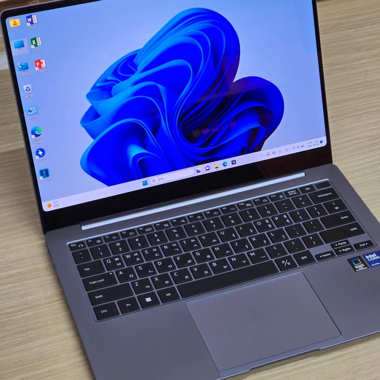 삼성 울트라7 1TB 노트북 NT940XGQ-A71AG 화면 터치가능 이미지