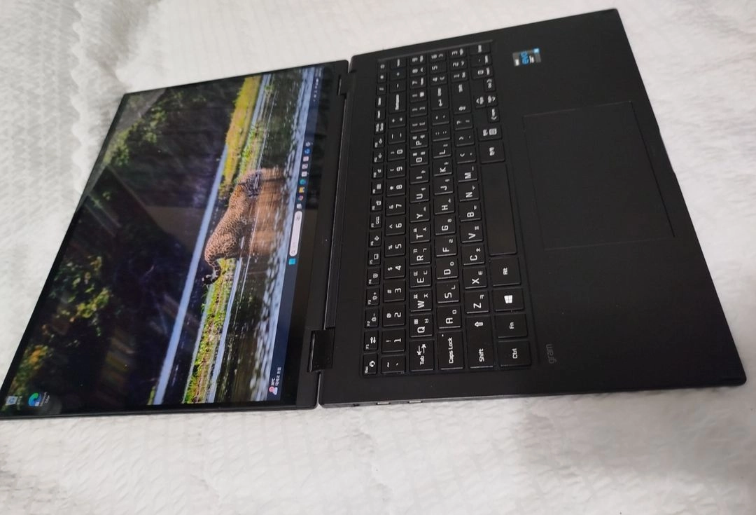 LG그램 16T90P-GR5BK 360 블랙 이미지