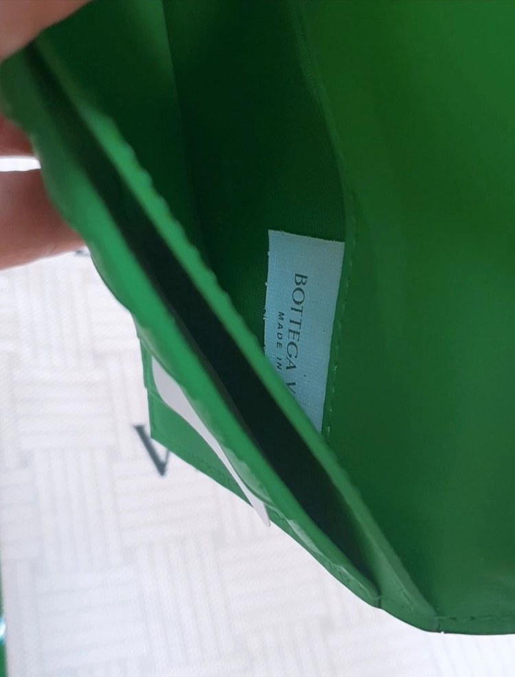 보테가베네타 정품 롱 카세트 장지갑 판매해요 이미지