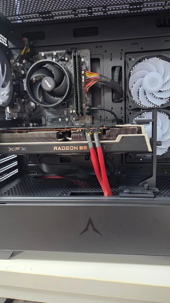 라이젠 5600xt rx6700xt 컴퓨터 본체 - 안심되는 중고거래
