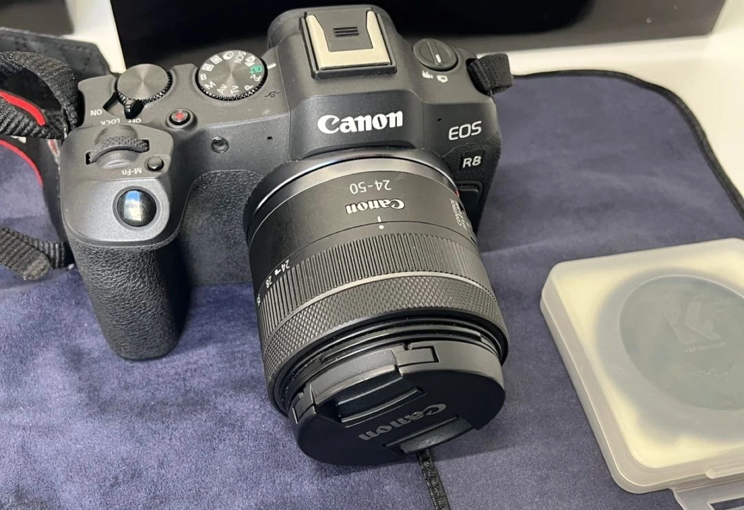 캐논 eos R8 +RF 24-50mm 풀박스 이미지