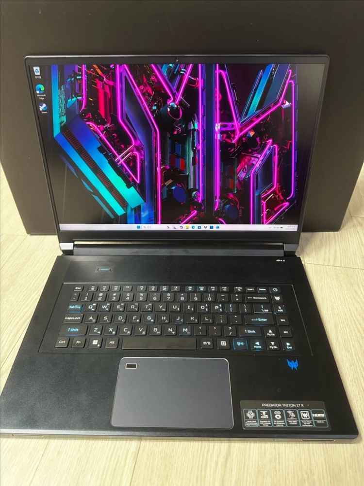 에이서 프레데터 트리톤 17X RTX 4090 게이밍 노트북 팝니다 이미지