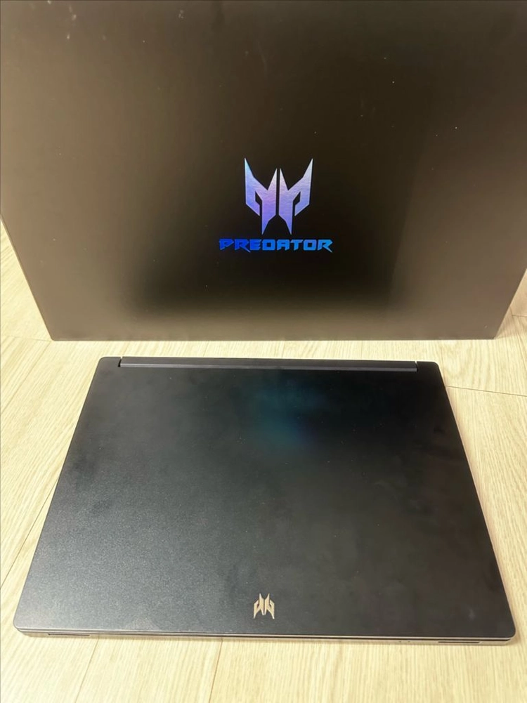 에이서 프레데터 트리톤 17X RTX 4090 게이밍 노트북 팝니다 이미지