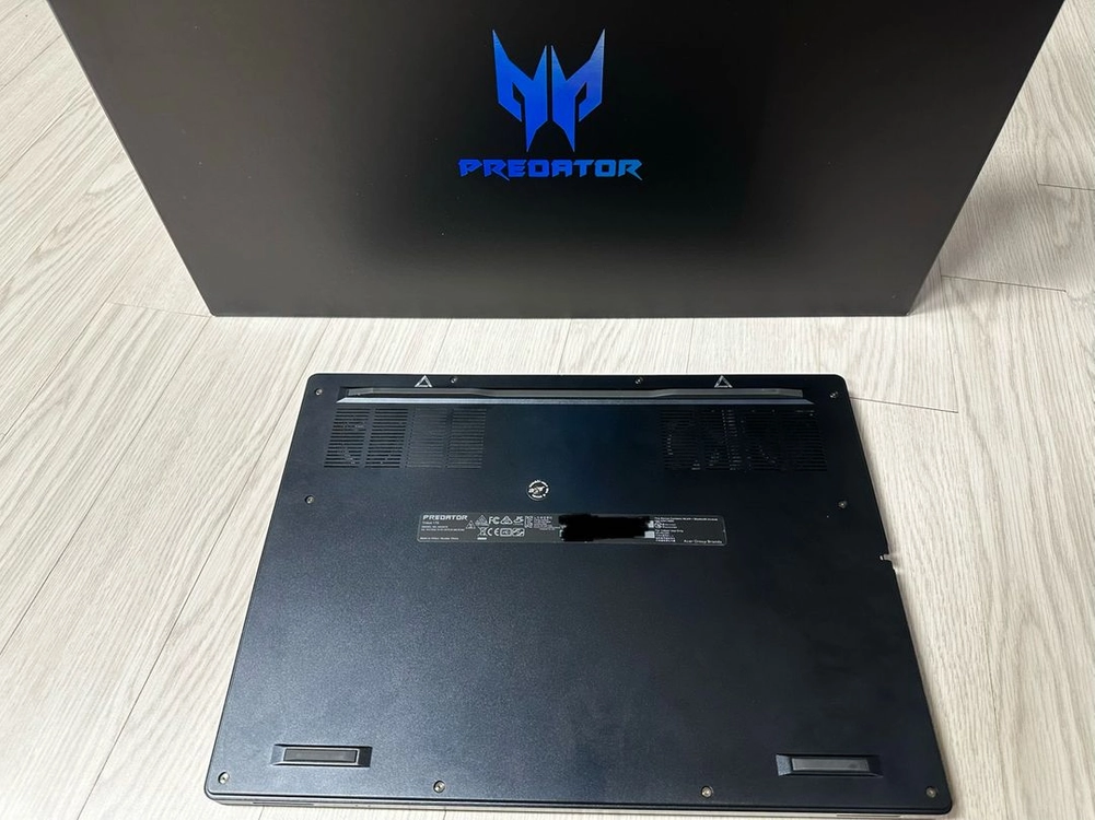 에이서 프레데터 트리톤 17X RTX 4090 게이밍 노트북 팝니다 이미지