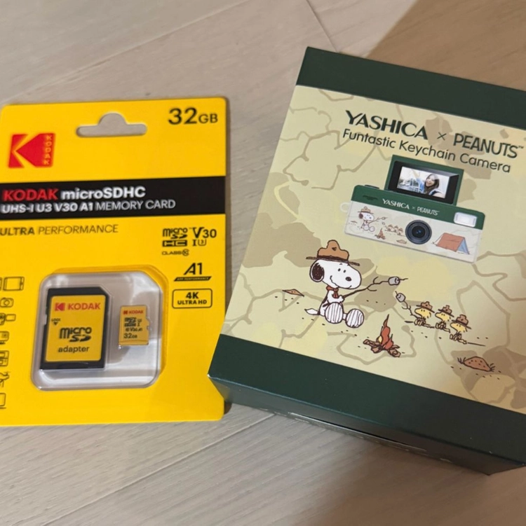 야시카 피너츠 판타스틱 키체인 카메라 + 코닥 32GB 마이크로 SD 메모리카드 이미지